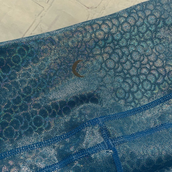 Zyia blue mermaid light n tight blue metallic crop leggings size 12 - Picture 5 of 9